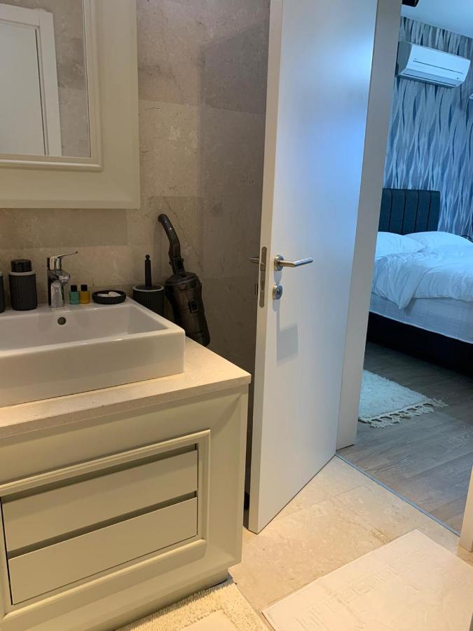 My G Yoo Apartment #1 Istanbul Exteriör bild